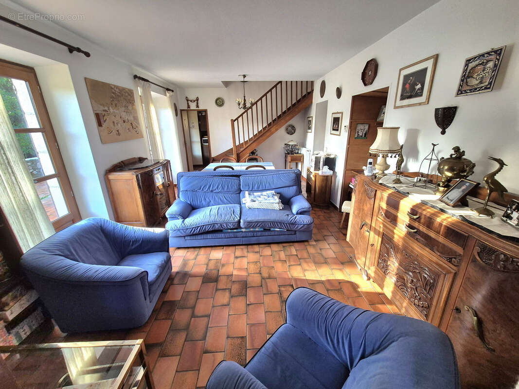 Maison à LEZAN