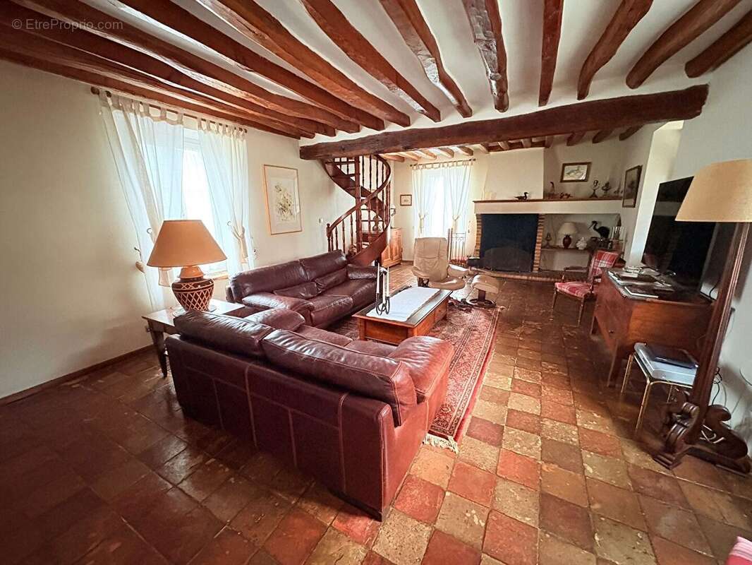 Maison à MONTIGNY-SUR-LOING