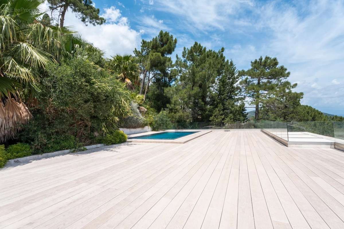 Maison à THEOULE-SUR-MER