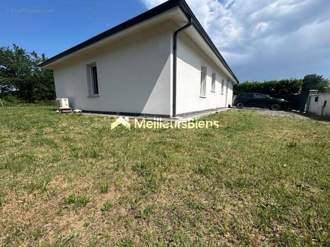 Maison à SAINTE-EULALIE-EN-BORN