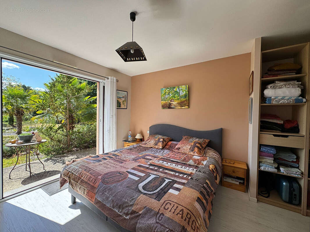 Maison à SAINT-CHARLES-LA-FORET