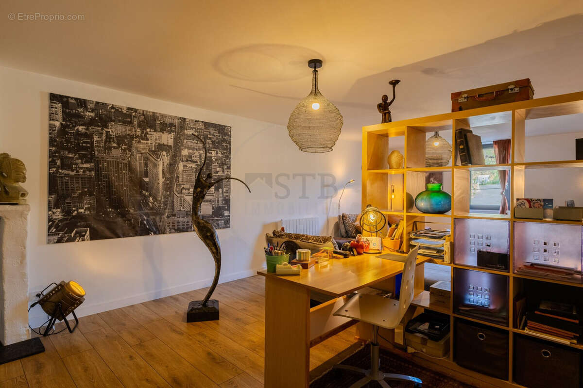 Maison à SAINT-JULIEN-EN-SAINT-ALBAN