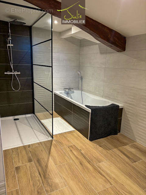 Maison à MONCOUTANT