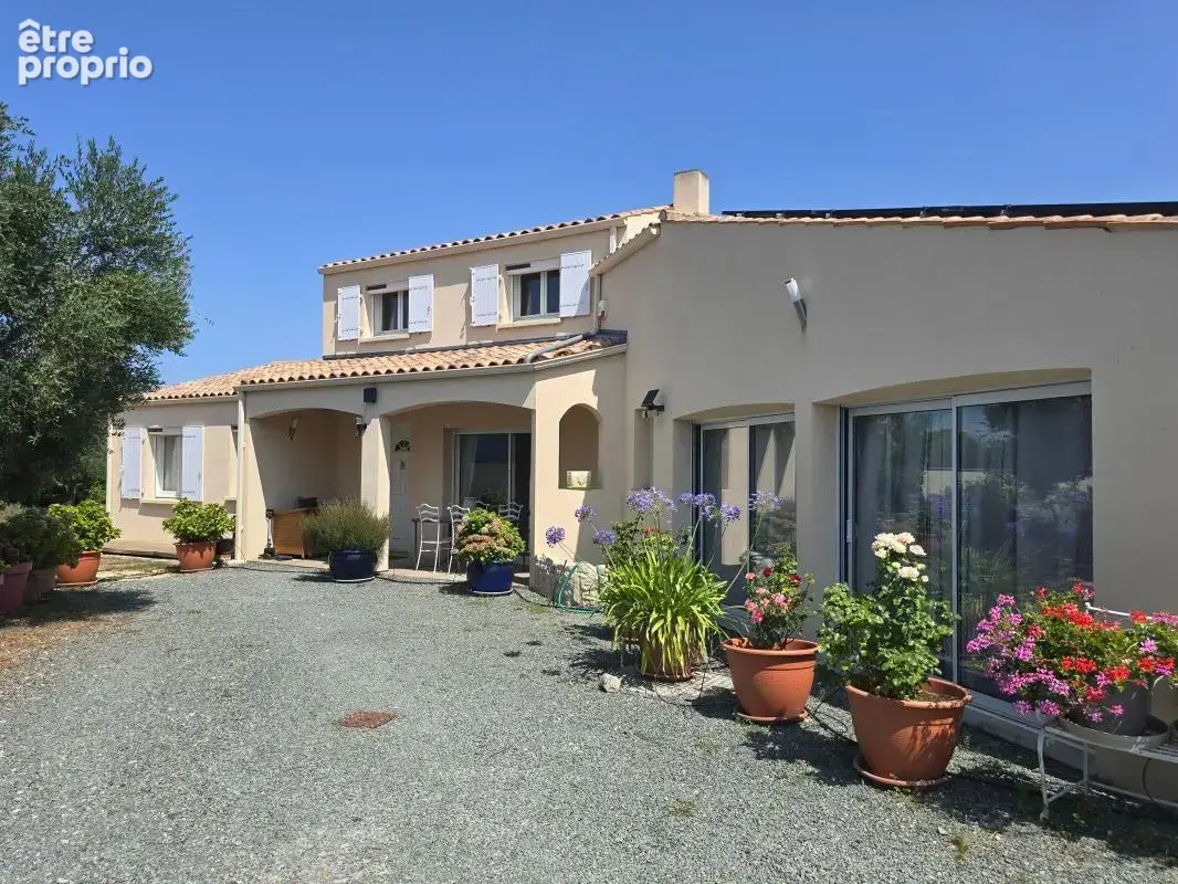 Photo Maison à Saint-Ouen-D'aunis au prix de 561 600€