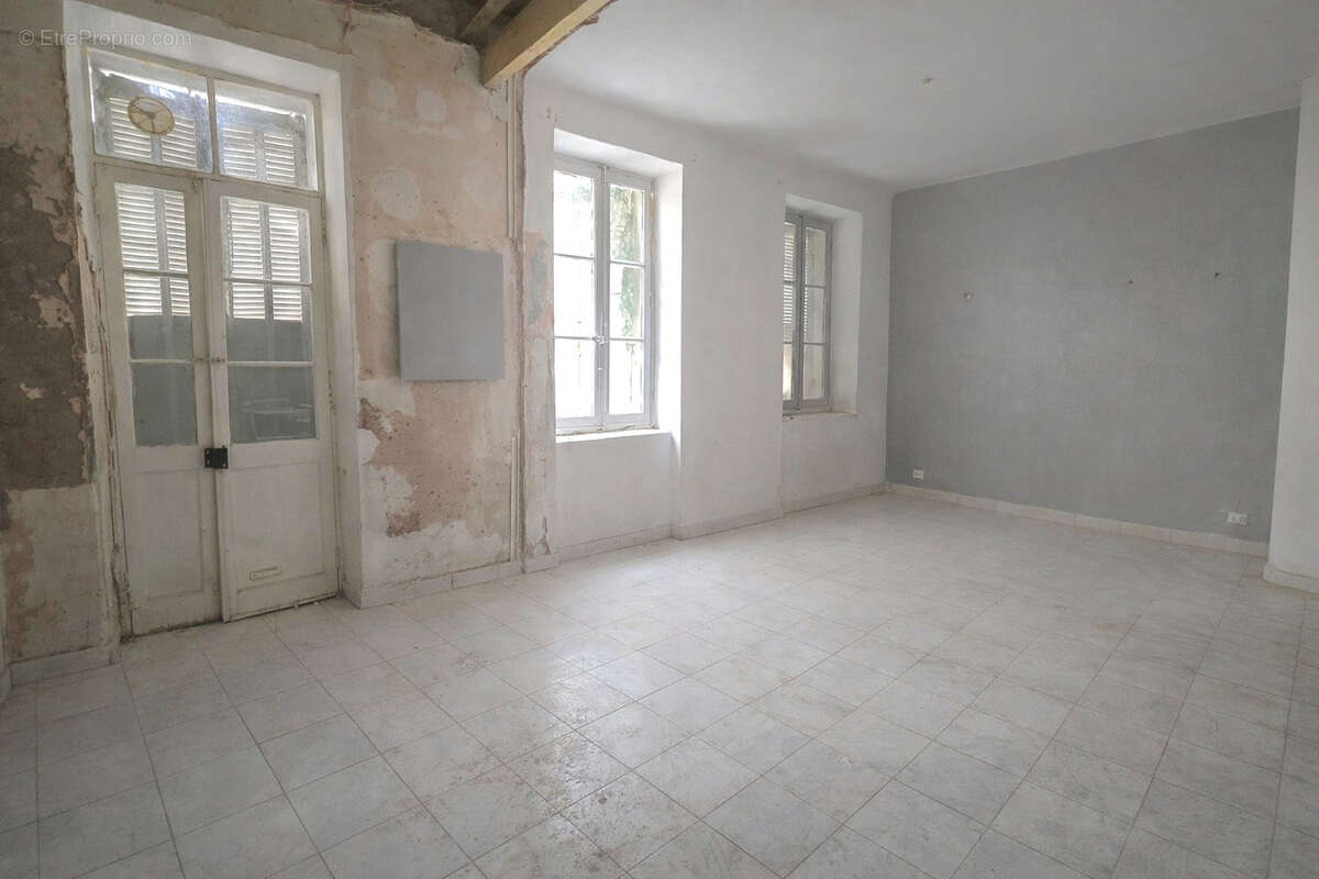 Appartement à MARSEILLE-7E