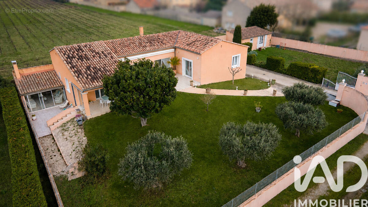 Photo 1 - Maison à SAINTE-CECILE-LES-VIGNES