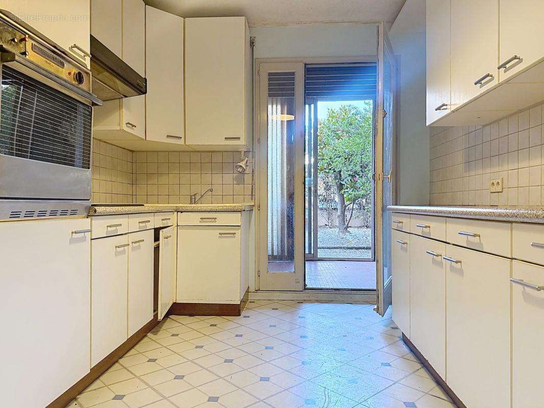 Exclusivite avignon intra  t4 avec jardin, cour et parking - photo 4