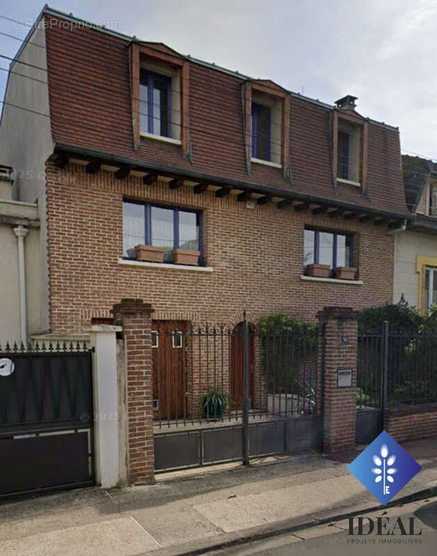 Maison à LA COURNEUVE
