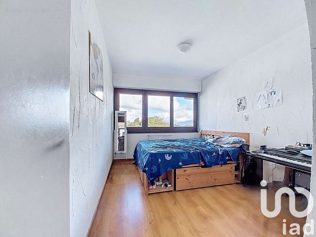 Appartement 76 m² à La Roche-Sur-Foron  - photo 4