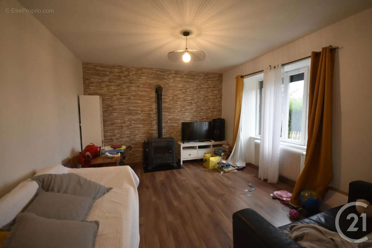 Maison à MERCOEUR