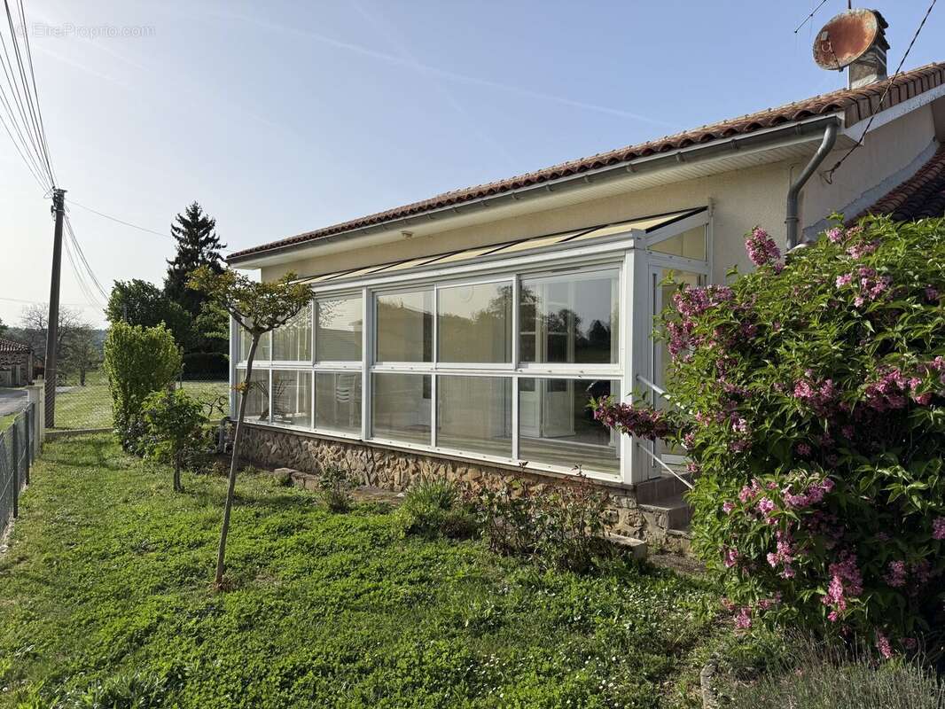 Maison à MONTBRON