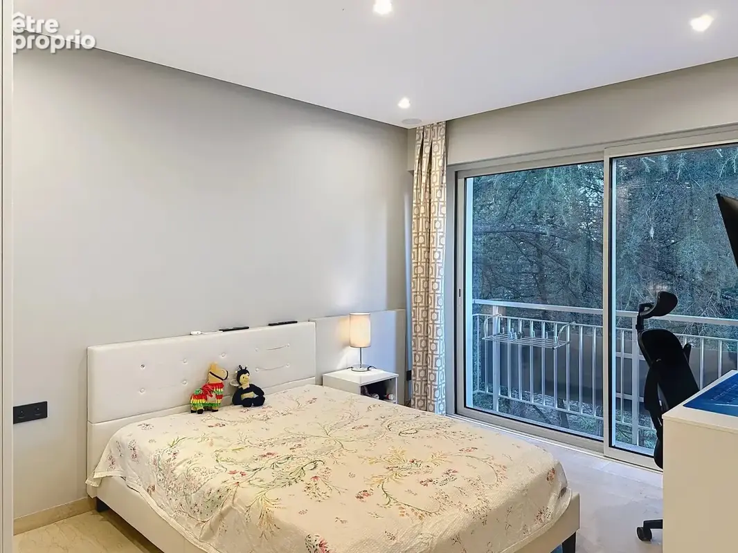 Cannes Tassigny - appartement 4p 110 m2 refait à neuf - dernier étage - photo 13