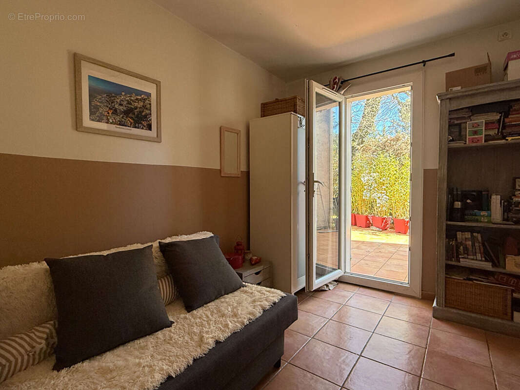 Maison à LA ROQUE-D'ANTHERON