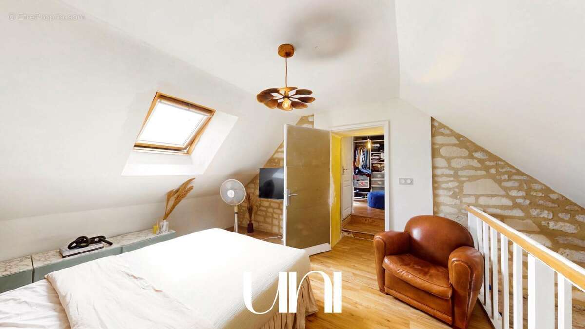 Maison 5 pièces 160 m² en pierre - photo 10