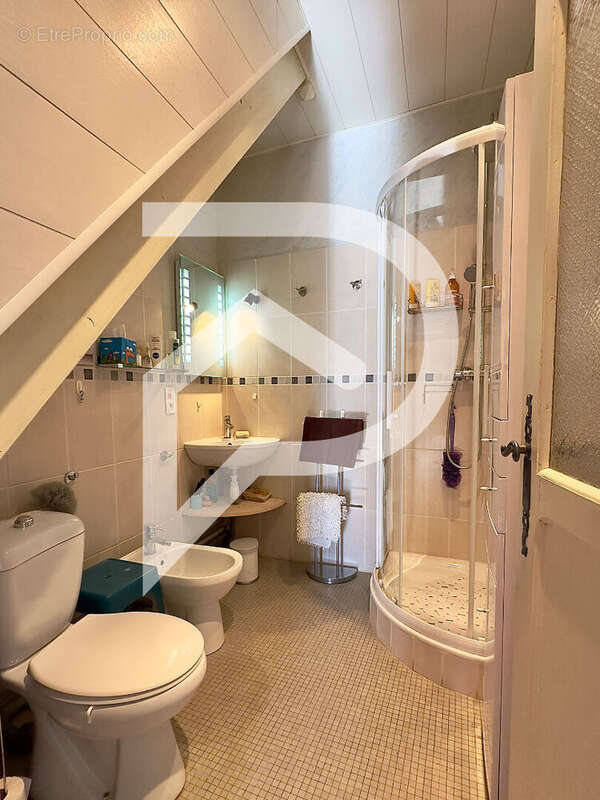 Maison à SAINT-FRONT-DE-PRADOUX