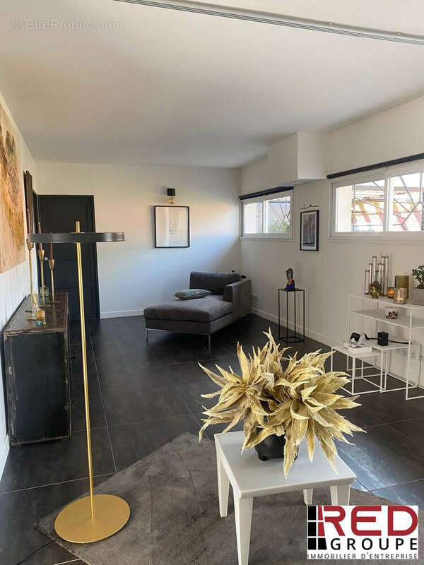 Commerce à ROUGIERS