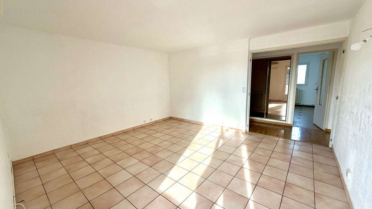 Appartement à SORGUES