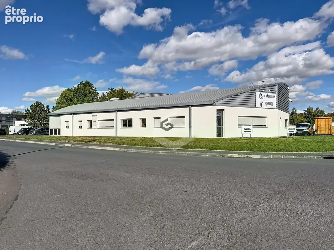 Photo Commerce à Saint-Brice-Courcelles au prix de 1 050 000€