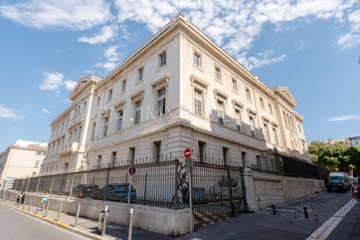 Commerce à MARSEILLE-1E