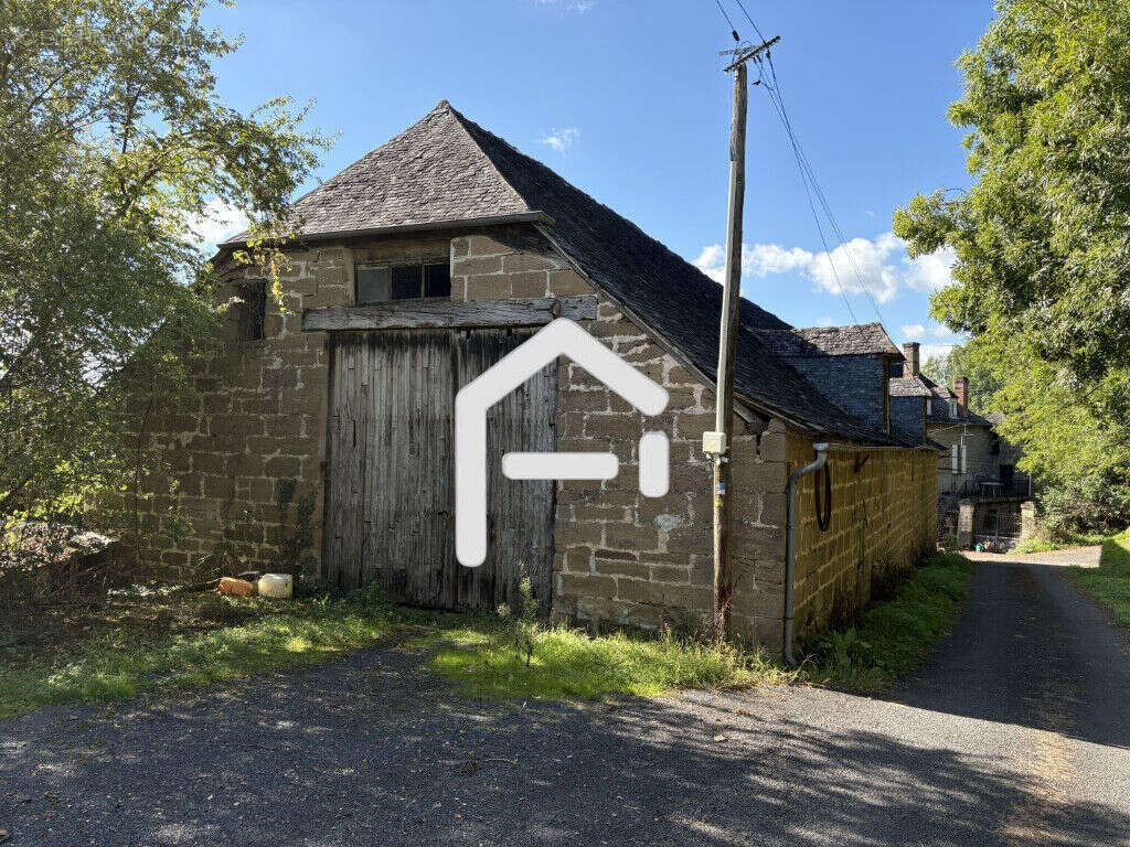 Maison à OBJAT