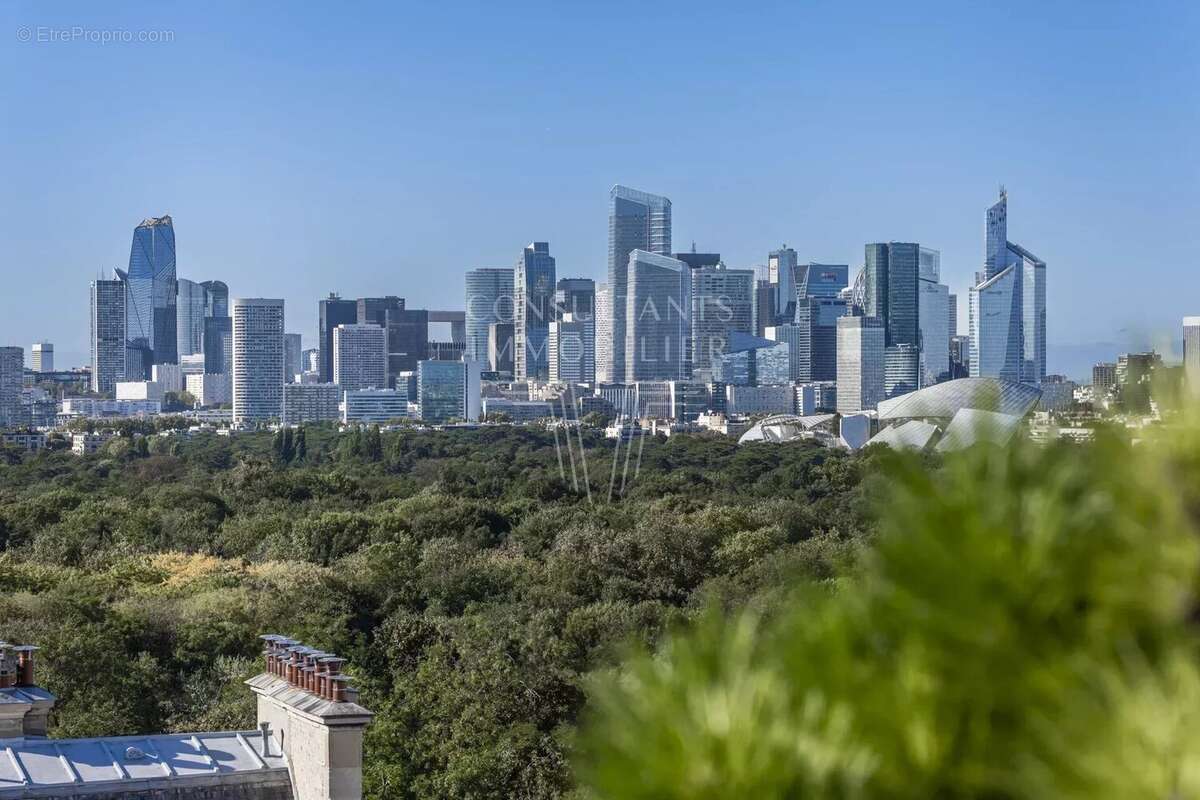 Appartement à PARIS-16E