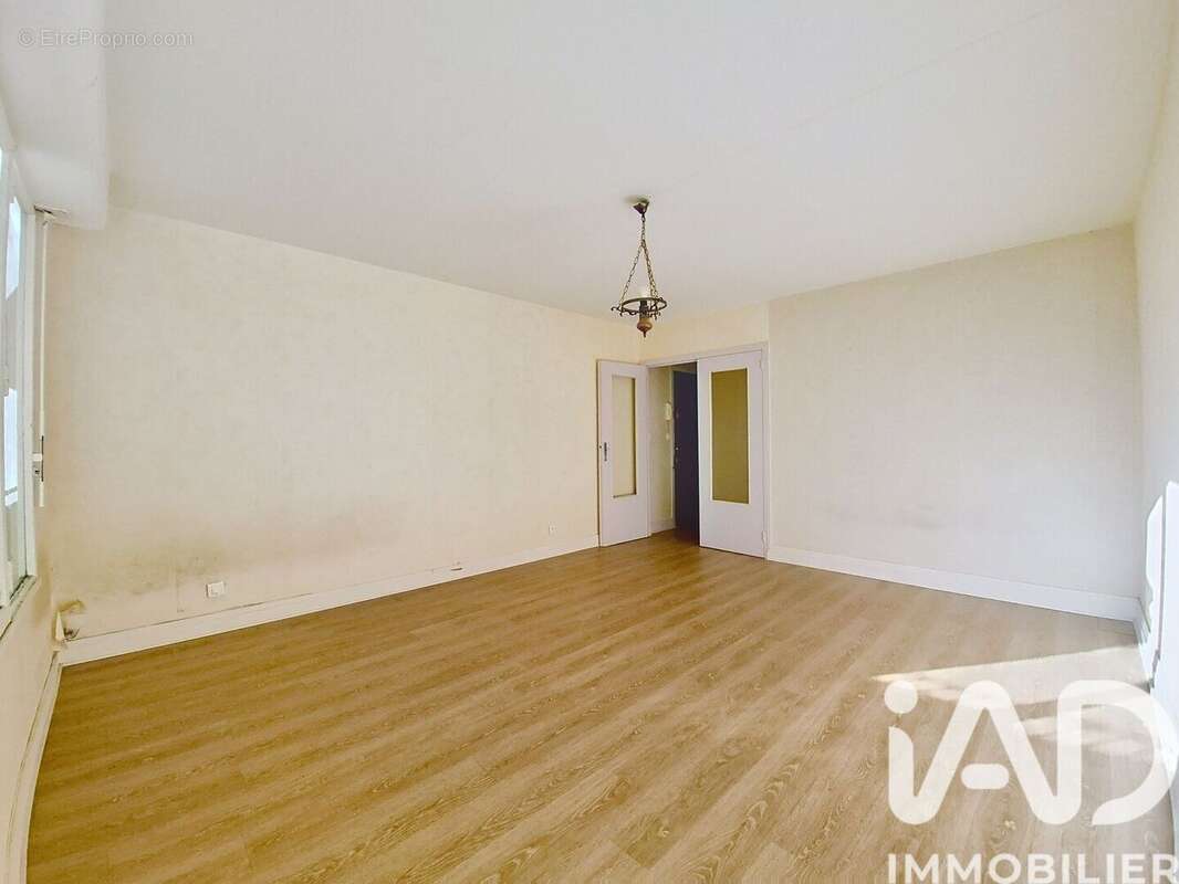 Photo 7 - Appartement à LE PLESSIS-BOUCHARD