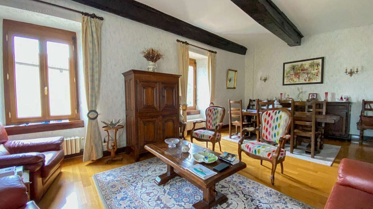 Maison à AIXE-SUR-VIENNE