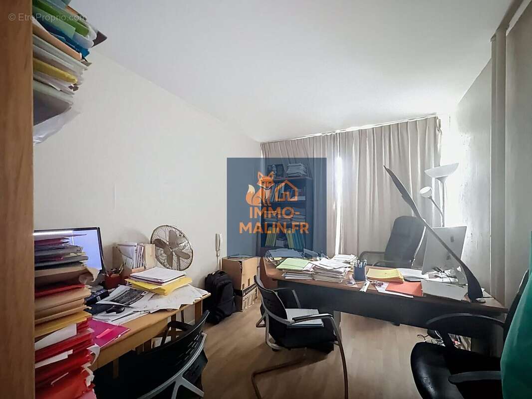 Chambre - Appartement à NANTERRE