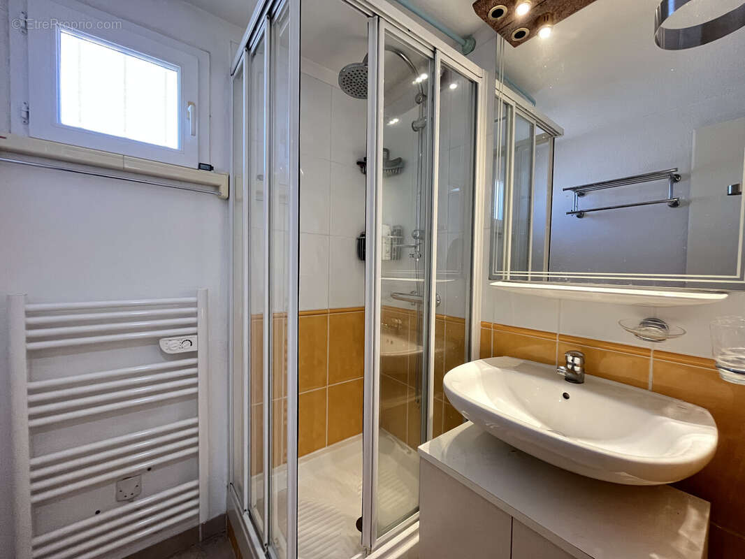 LE CAP D'AGDE - PINEDE - Villa individuelle avec garage dans une résidence sécurisée - photo 7