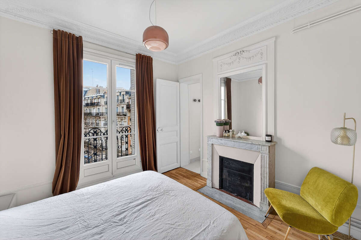 Appartement à PARIS-20E