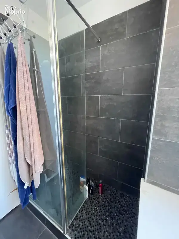 Nancy, rue de Mulhouse : Agréable appartement au second et dernier étage d'une petite résidence. - photo 8