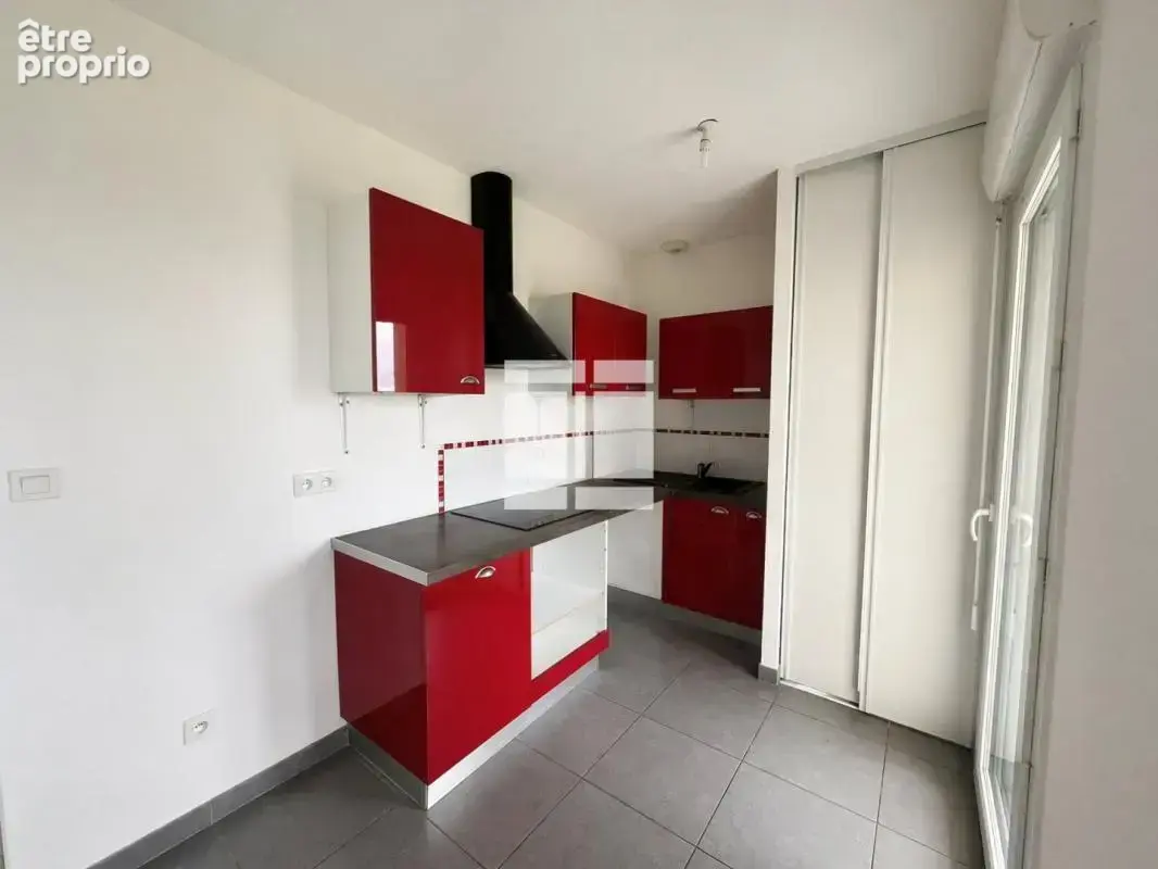 Appartement T2 de 41 m² avec terrasse et parking - photo 4
