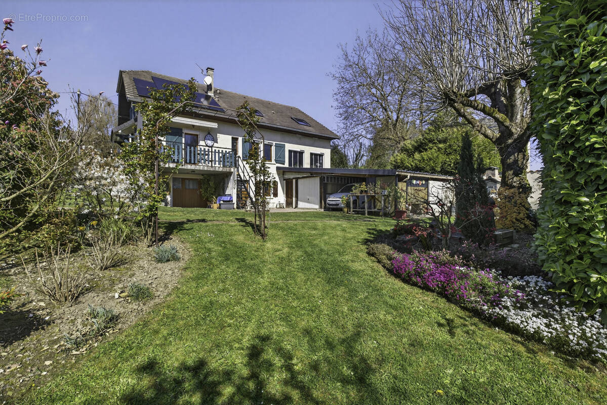 Maison à LA BIOLLE