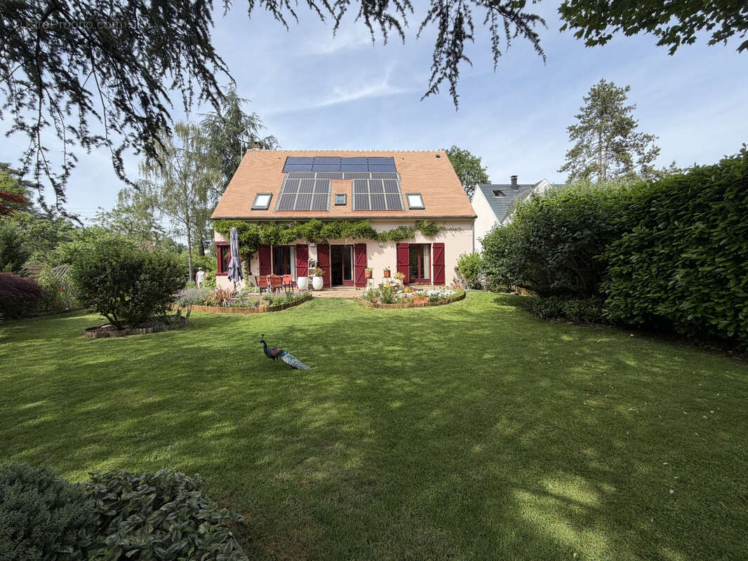 Maison à LE MESNIL-SAINT-DENIS