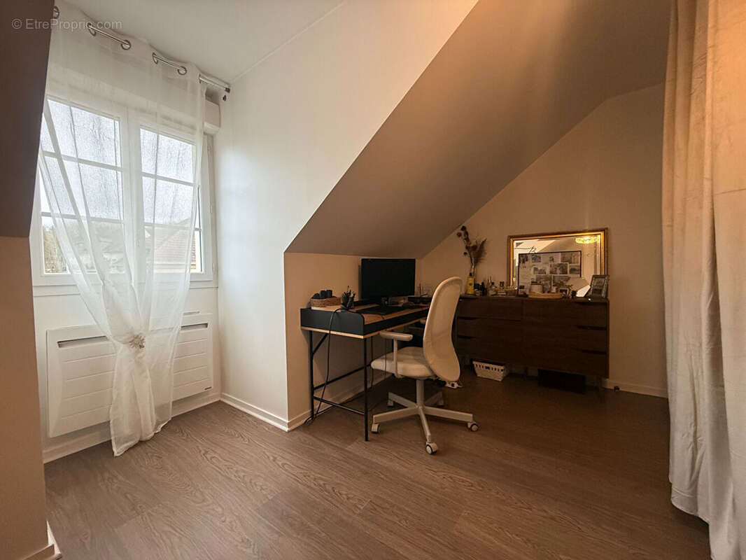 Appartement à FONTENAY-LE-FLEURY