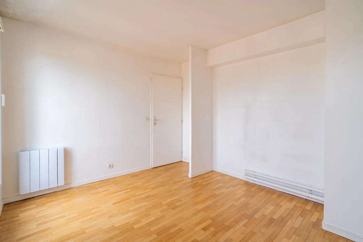 Appartement à VILLENEUVE-LA-GARENNE