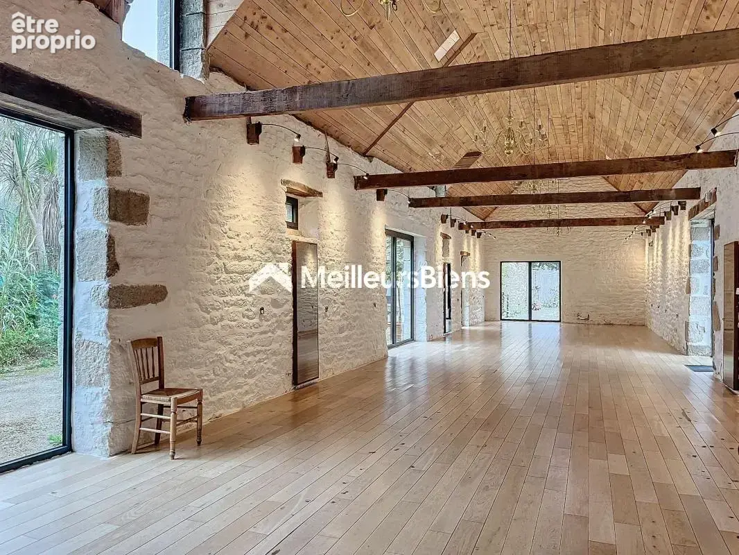Maison 11 pièces à Plogastel-Saint-Germain, 605 m², terrain de 29 557 m² - photo 10