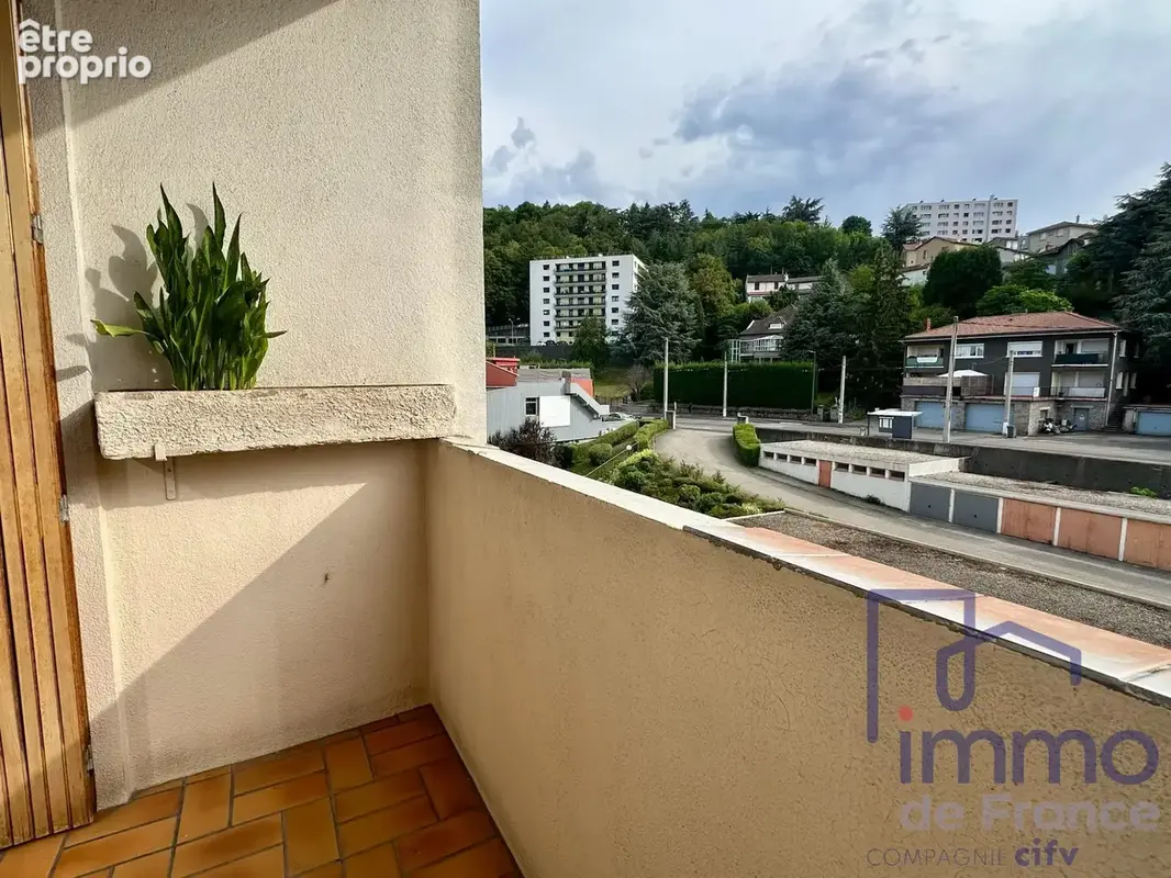 Appartement 57 m² à Saint-Etienne  - photo 5