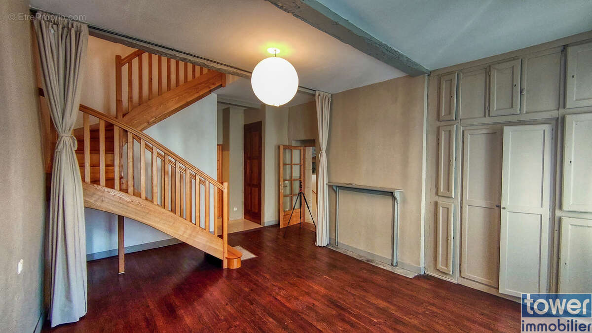 Maison à PUY-L'EVEQUE