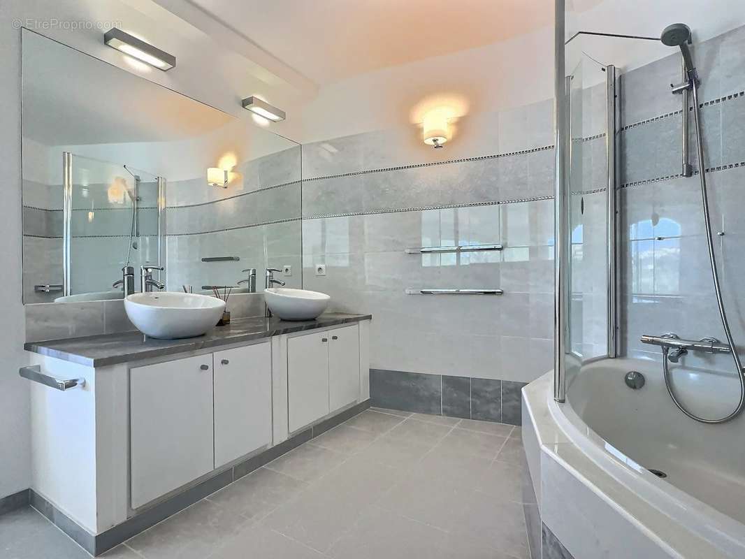 Maison à MOUANS-SARTOUX