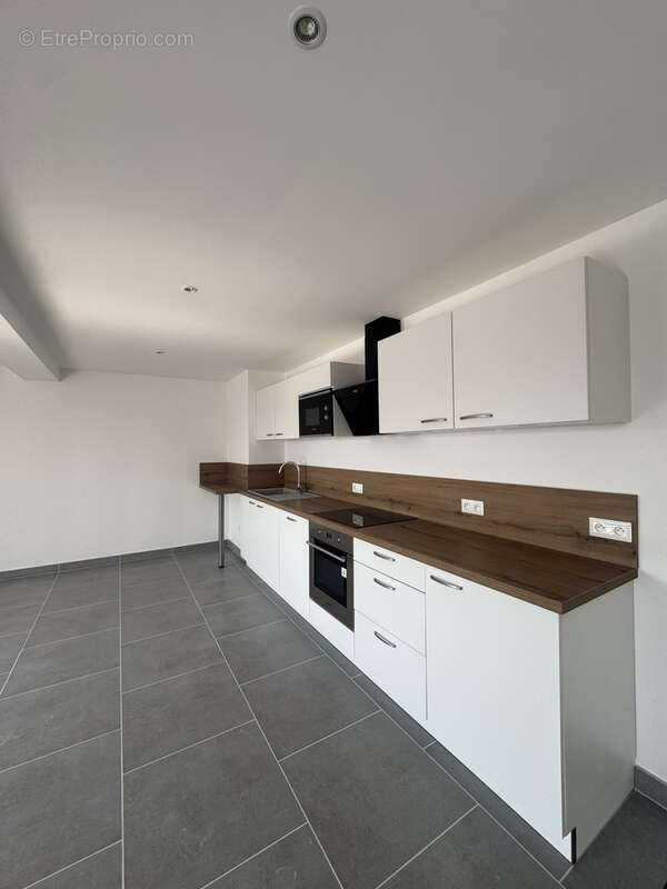 Appartement à SAINTE-CECILE-LES-VIGNES