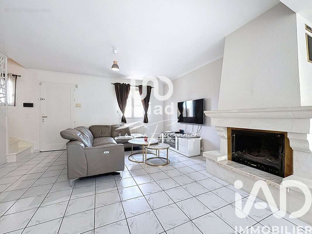 Photo 2 - Maison à TREMBLAY-EN-FRANCE