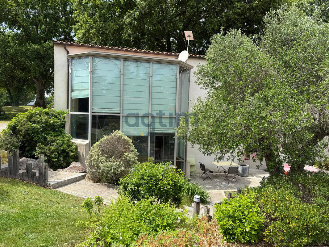 Maison à NESMY