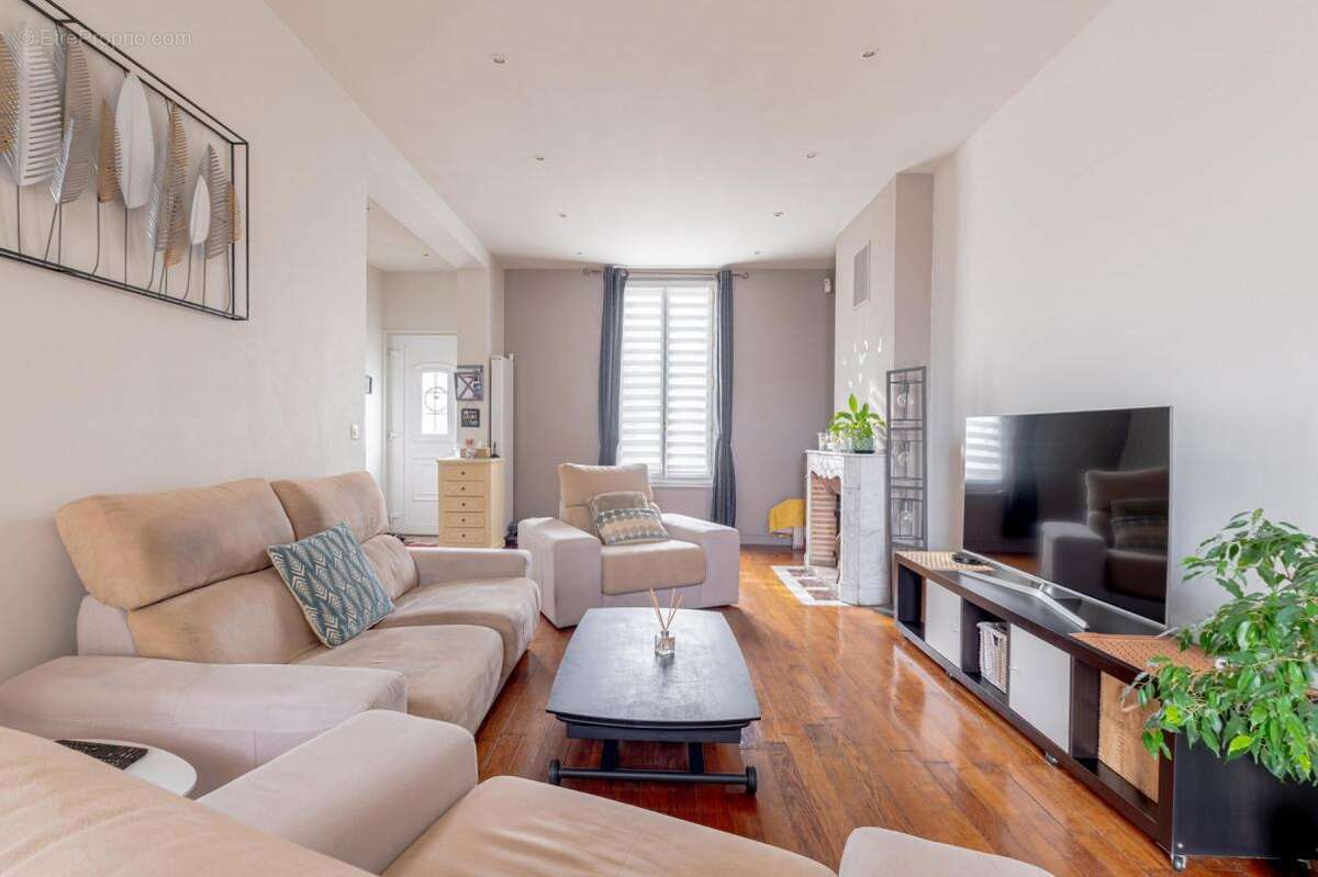 Maison à MONTEREAU-FAULT-YONNE