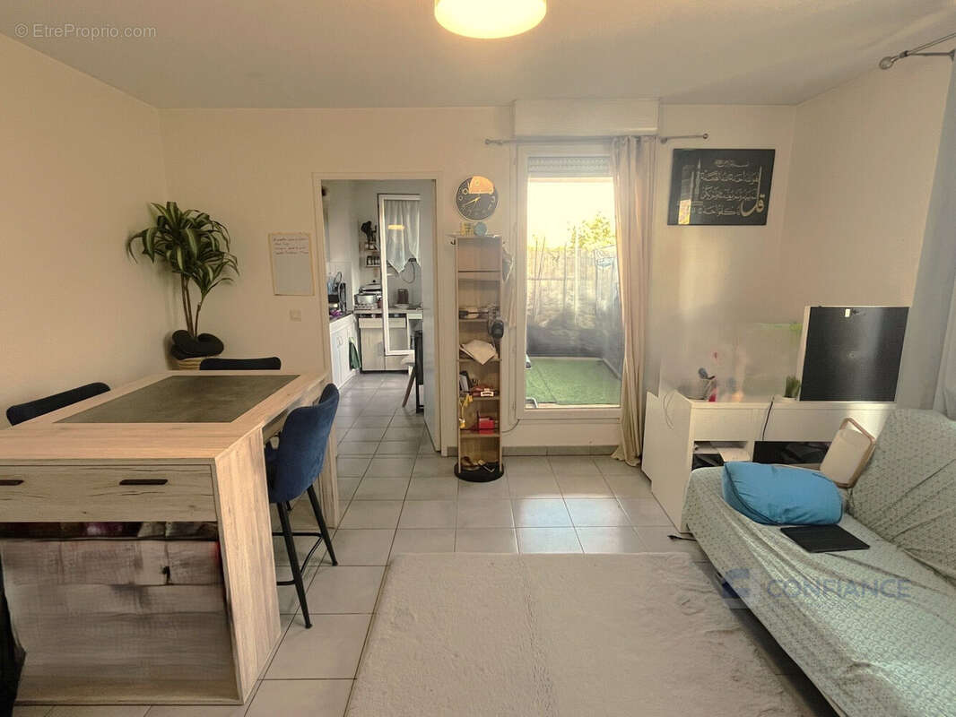 Appartement à DECINES-CHARPIEU