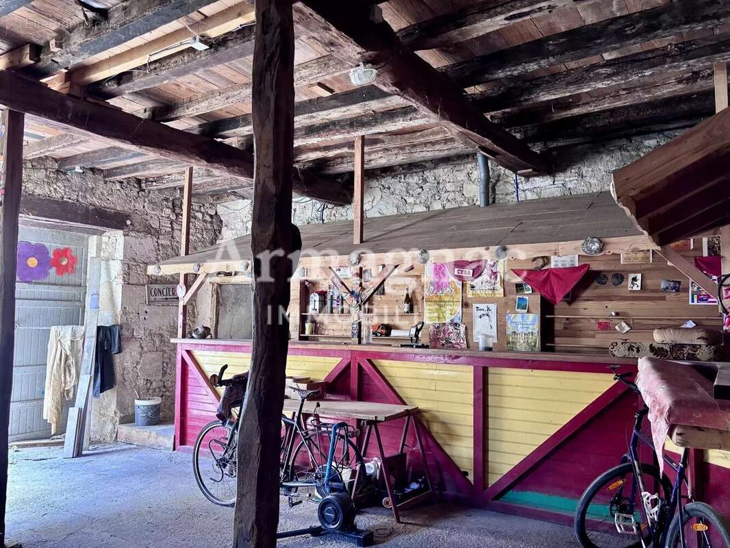 Maison à VIC-FEZENSAC