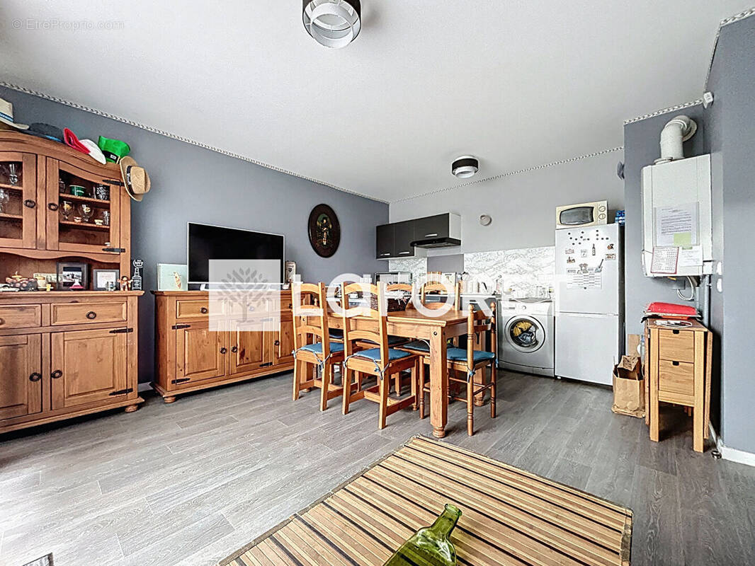 Appartement à VERT-SAINT-DENIS