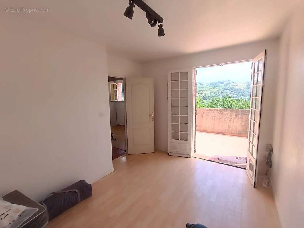 Maison à LA GAUDE