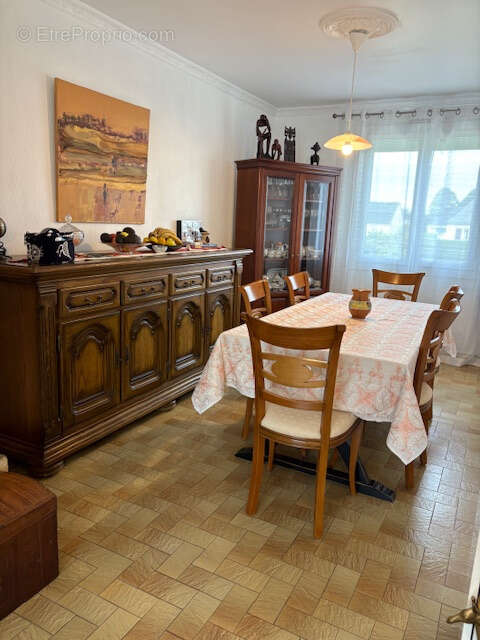 Maison à AMBRIERES-LES-VALLEES