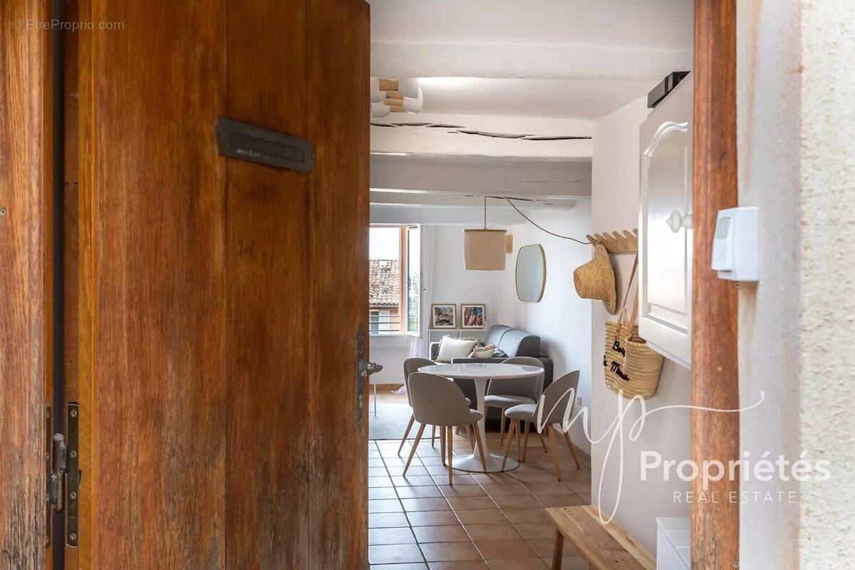 Appartement à BORMES-LES-MIMOSAS